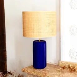 Lifestyle|Céladon Paris Lampe Luzia | Indigo & Raphia